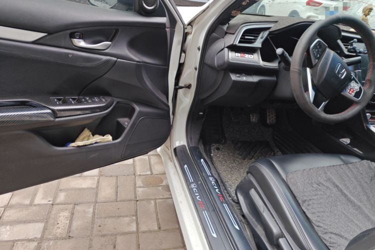 Used Honda Civic 2016 220TURBO Manual Luxury Edition