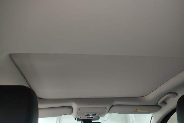 Used Jaguar XFL 2019 XFL 2.0T 250 PS Two-Wheel-Drive Luxury Edition Headliner