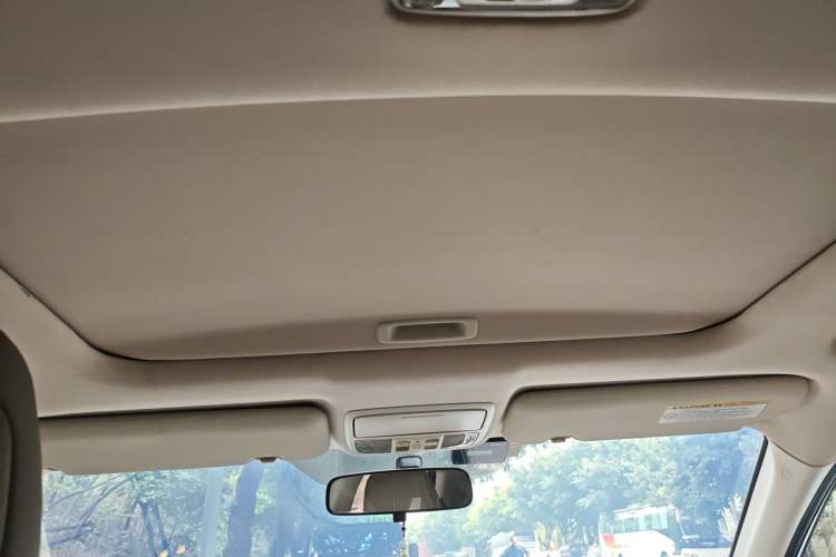 Used Honda CR-V 2013 2.4L two-wheel drive luxury version Headliner