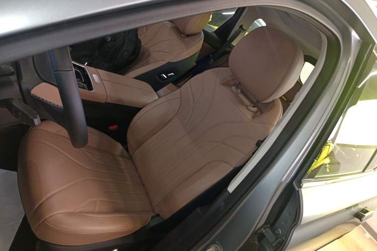 Used Chery Tiggo 8 L 2024 2.0T Two-Wheel Drive Prestige Version 5 Seats
