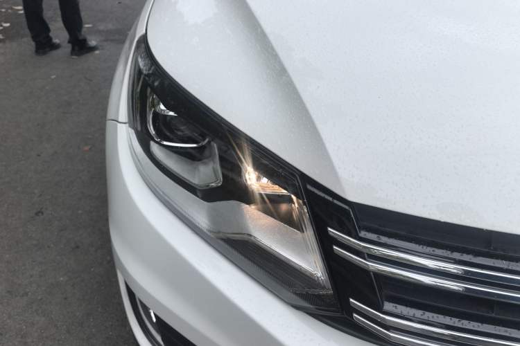 Used Volkswagen Tiguan 2016 300TSI Automatic Two-Wheel Drive Comfort Edition Right Front Headlight