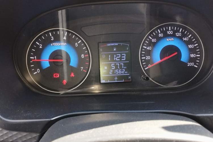 Used Dongfeng Fengon 330 2019 1.5L 330S Manual Luxury Van China VI Standard Instrument Cluster