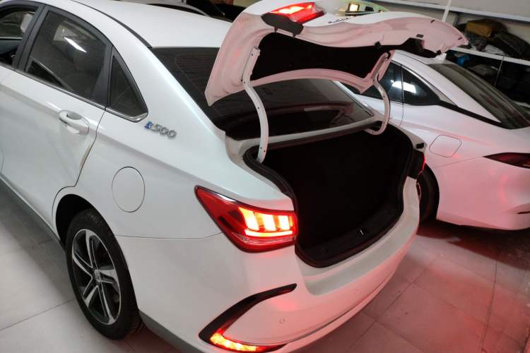 Used BAIC Beijing EU5 2018 R500 Smart Wind Edition