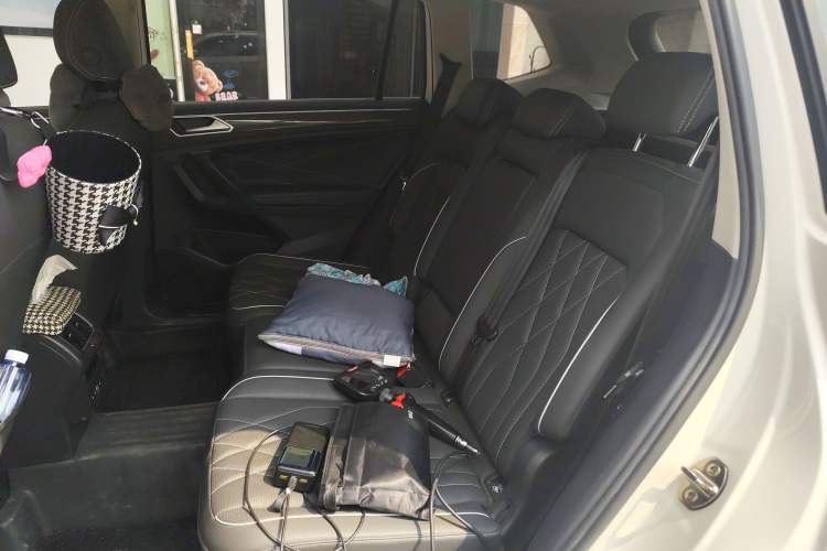 Used Volkswagen Tiguan L 2022 330TSI Automatic Two-Wheel Drive R-Line Enhanced Edition Left Rear Seat