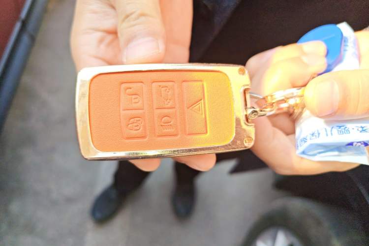 Used Land Rover Range Sport 2021 3.0 L6 SE Vehicle Key