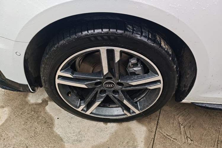 Used Audi A4L 2022 40 TFSI Luxury Dynamic Model Left Front Wheel Hub