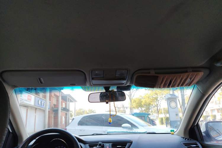 Used Kia K2 2012 Sedan 1.4L MT GLS Commemorative Edition
