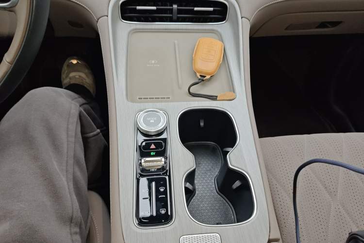 Used Chery Tiggo 8 PLUS C-DM 2025 1.5T 116 km Prestige Version 5 Seats
