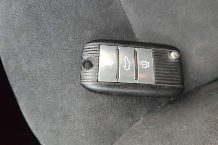 Used Roewe RX5 New Energy 2017 eRX5 50T Hybrid Connected Prestige Flagship Edition
