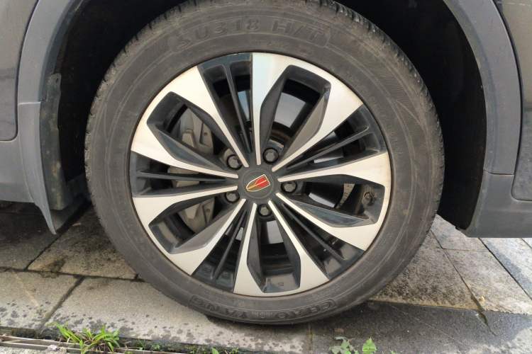 Used Hongqi HS7 2022 2.0T DCT Two-Wheel Drive Smart Connect Flagship Edition Seven Seats Right Front Wheel Hub