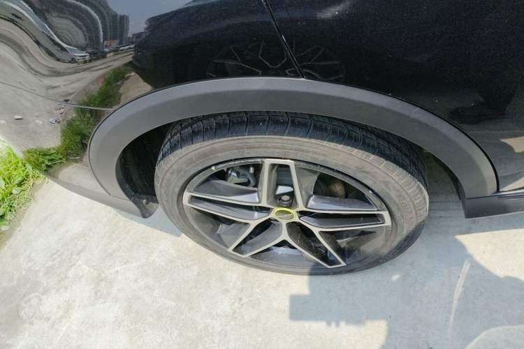 Used Roewe RX5 2021 PLUS 330TGI Automatic National Trend Intelligent Deluxe Edition Right Rear Wheel Hub