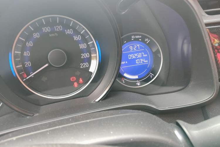 Used Honda Fit 2016 1.5L LXS CVT Comfort Sunroof Version Odometer Close Up