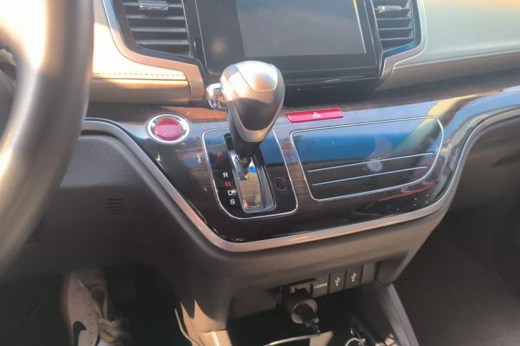 Used Honda Odyssey 2015 2.4L Luxury Edition