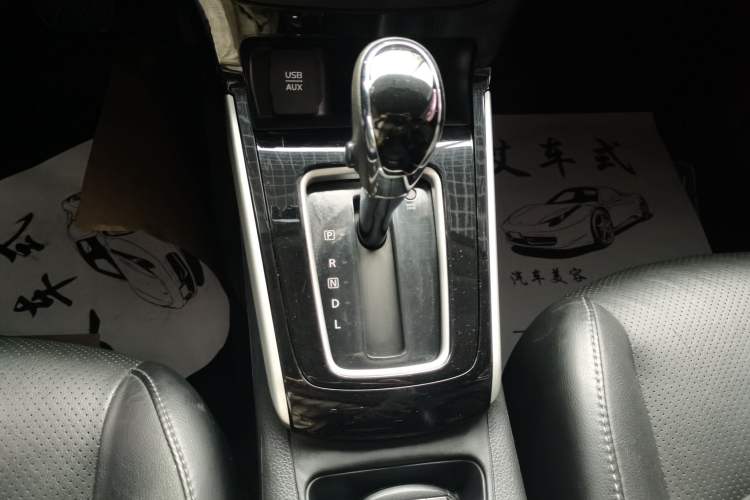 Used Nissan Sylphy 2016 1.6 XL CVT Deluxe Edition Gear Lever