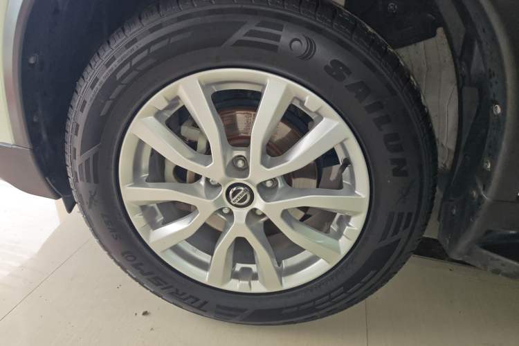 Used Nissan X-Trail 2019 2.0L CVT Smart Connect Comfort Edition 2WD Left Front Wheel Hub