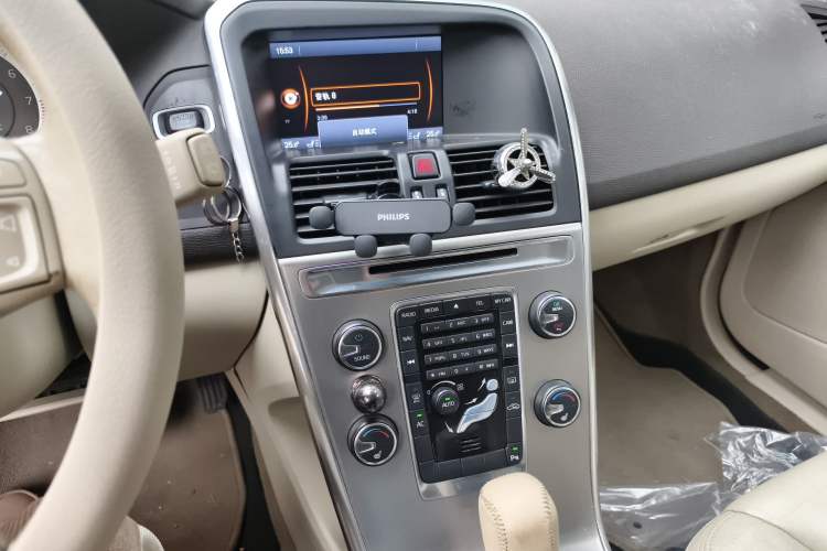 Used Volvo XC60 2012 T5 Zhiya Edition Audio And AC Panel