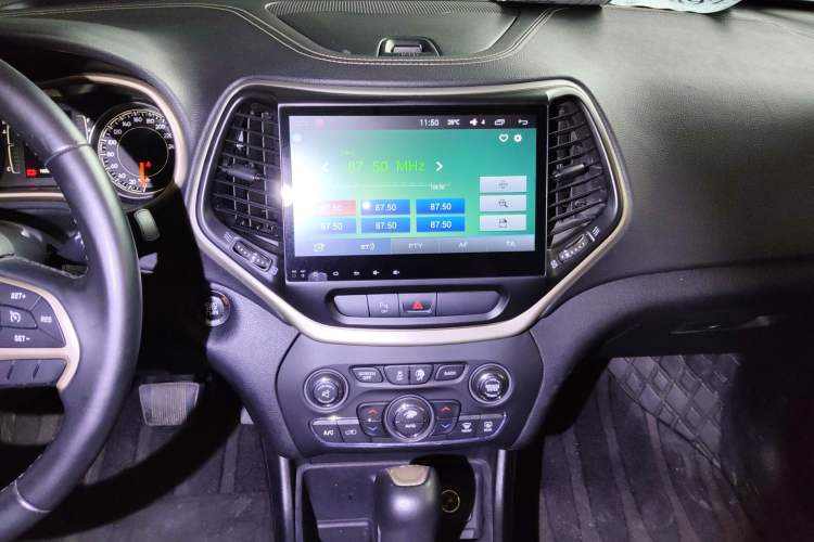 Used Jeep Cherokee 2016 2.4L Leading Edition
