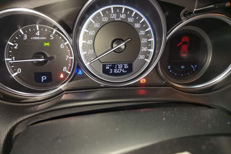 Used Mazda CX-5 2015 2.5L Automatic 4x4 Prestige Edition Odometer Close Up