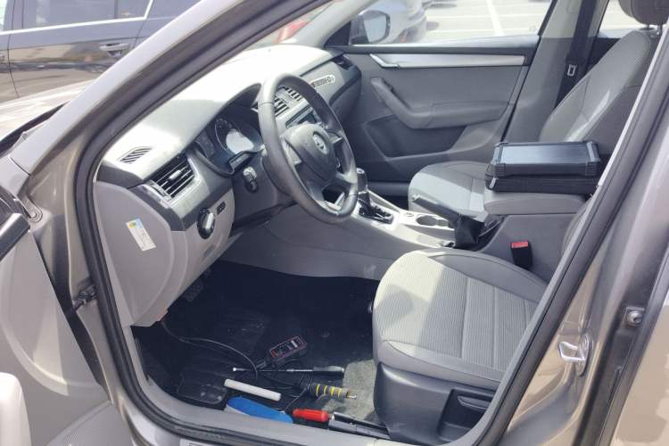 Used Skoda Octavia 2015 1.6L Automatic Yijie Edition
