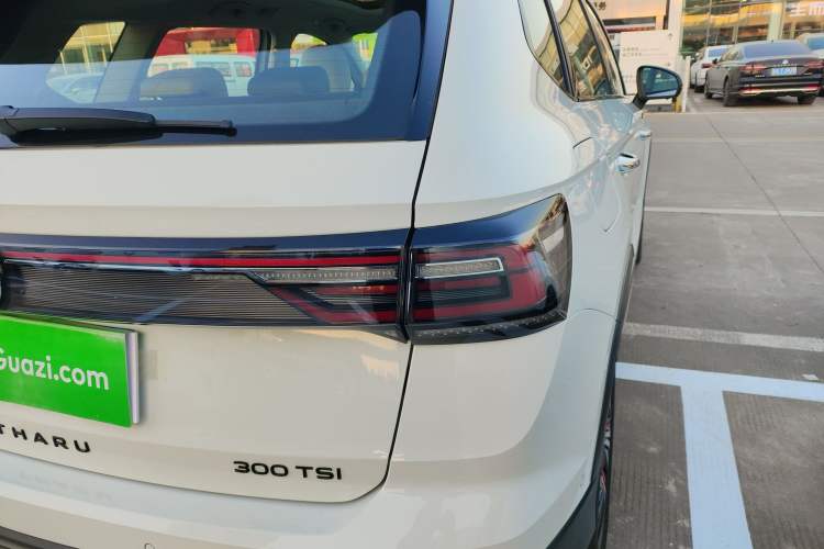 Used Volkswagen Tharu 2024 300TSI Two-Wheel-Drive Moon Luxury Edition
