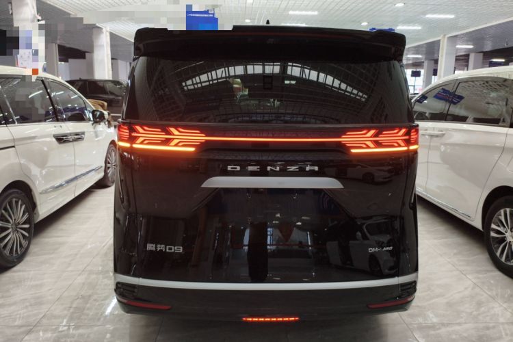 Used Denza D9 2022 DM-i 970 Four-Wheel Drive Prestige Model