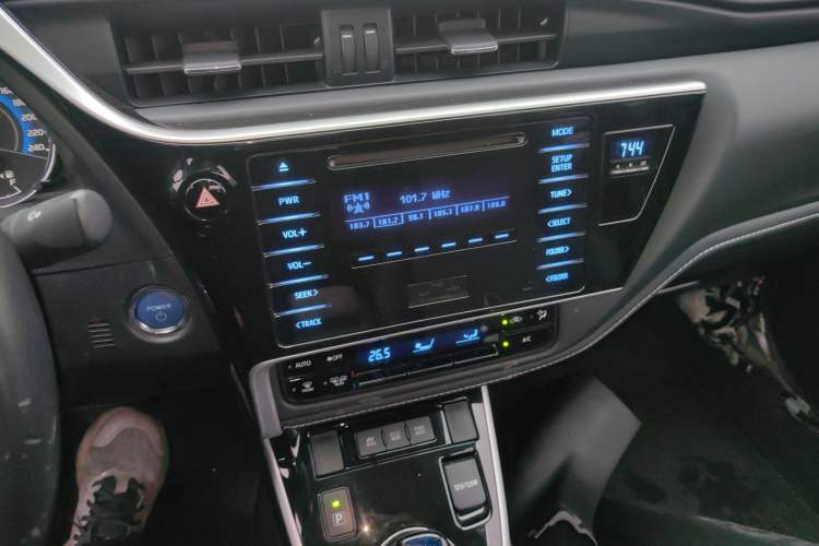 Used Toyota Corolla 2017 Revised Dual-Engine 1.8L E-CVT Elite Edition Audio And AC Panel