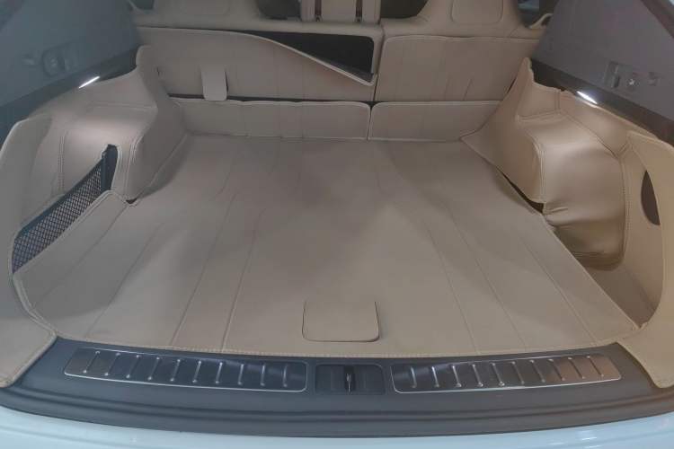 Used Hima Luxeed R7 2024 All-Electric 802 km Max
