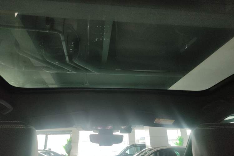 Used Land Rover Discovery Sport 2020 249 PS R-Dynamic Performance Edition Headliner