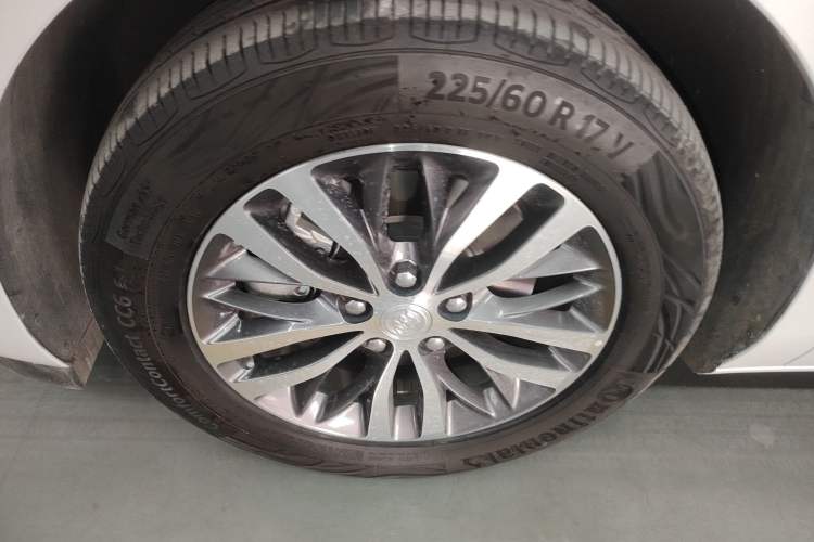 Used Buick GL8 2022 ES Landtrek 653T Luxury Edition
