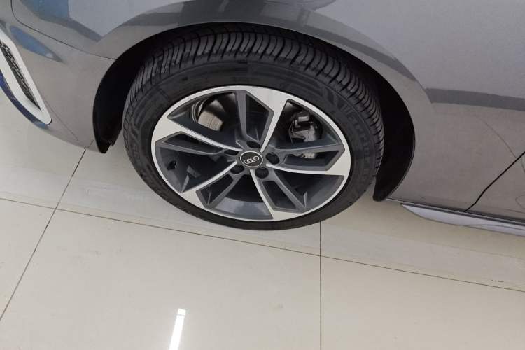 Used Audi A4L 2022 40 TFSI Fashion Dynamic Model Left Front Wheel Hub