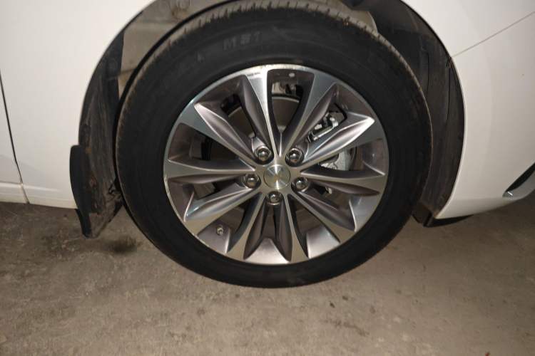 Used Chevrolet Monza 2022 320 Automatic Enjoyment Sunroof Version Right Front Wheel Hub