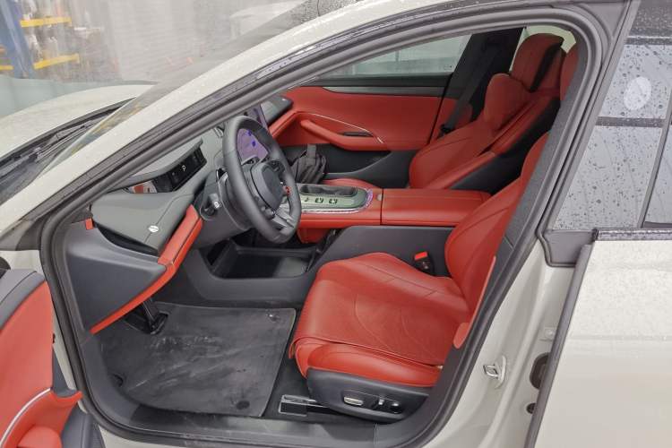 Used Xiaomi Auto SU7 2024 Rear-Drive Ultra-Long Range Advanced Pro-Level Intelligent Driving Version Driver Seat