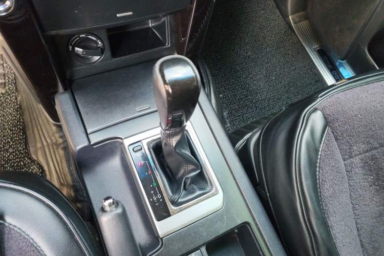 Used Toyota Prado 2016 2.7L Automatic Standard Edition Gear Lever