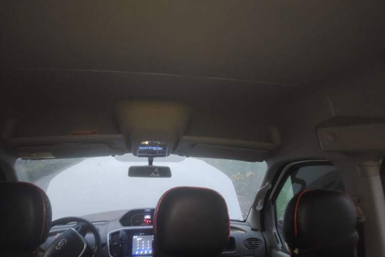 Used SAIC MAXUS Xintu V80 2021 2.0T Manual Classic Aoyuntong Short Wheelbase Ultra-Low Roof 5/6-Seater Headliner