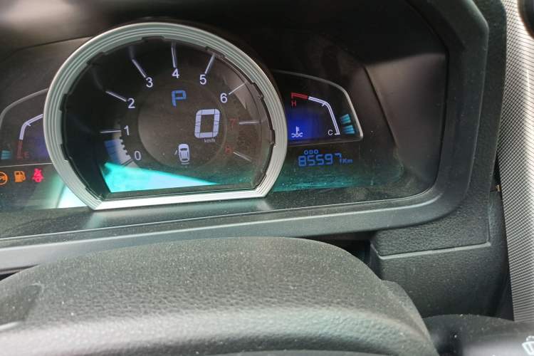 Used Luxgen U6 SUV 2017 1.8T Enhanced Charm Edition Odometer Close Up