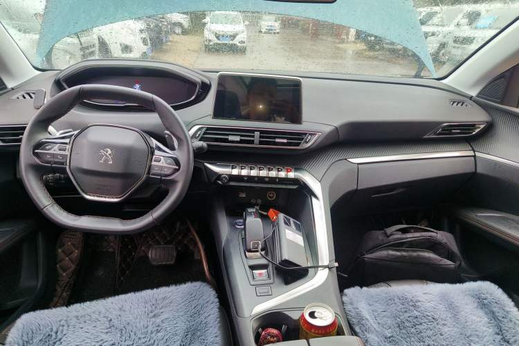 Used Peugeot 5008 2017 380THP 7-Seater Elite Edition Center Console