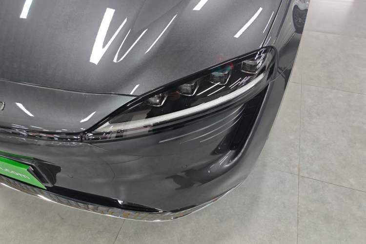 Used Hima Luxeed R7 2025 Range-Extended Version 251 km Max