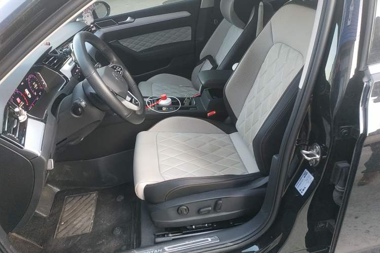 Used Volkswagen Magotan 2024 2 Million Units Zhongxiang Version 330TSI DSG Luxury Edition Left Front Seat