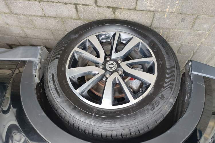 Used Dongfeng Fengon 580 2017 Revised Version 1.5T CVT Luxury Edition Left Front Wheel Hub