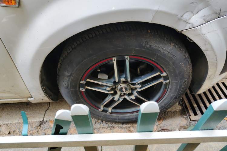 Used Chevrolet Aveo Sonic 2011 Sedan 1.4L MT SL