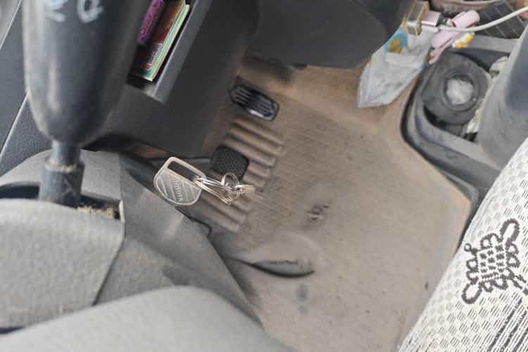 Used BAIC Weiwang 306 2016 1.2L Basic Version 7 Seats A12 China V Emission Standard Vehicle Key