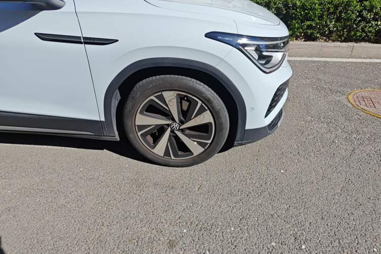 Used Volkswagen ID.6 X 2022 Intelligent Long-Range Version Right Front Wheel Hub