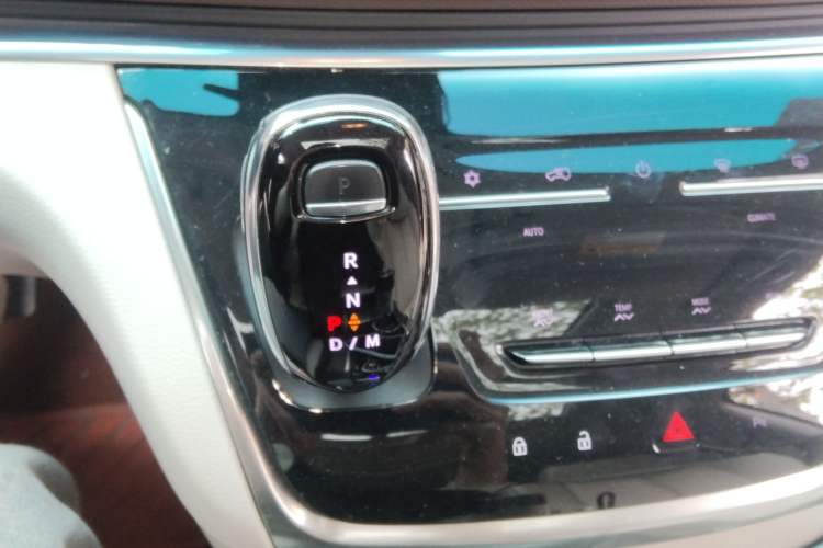 Used Buick GL8 2021 Land Cruiser Executive Class 652T Luxury Model