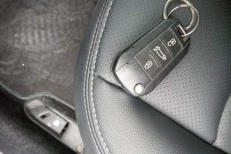 Used Peugeot 301 2014 1.6L Automatic Luxury Edition Interior 1