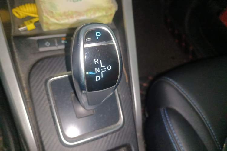 Used BYD Yuan New Energy 2018 EV360 Smart Connect Cool Edition Gear Lever