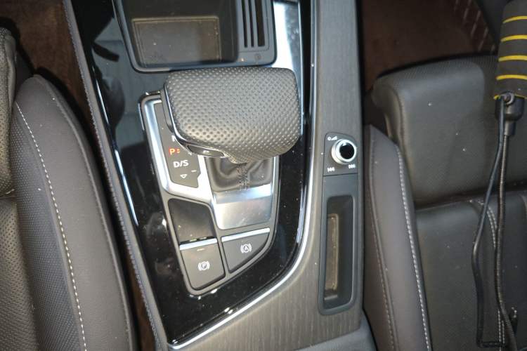 Used Audi A4L 2023 40 TFSI Luxury Dynamic Model