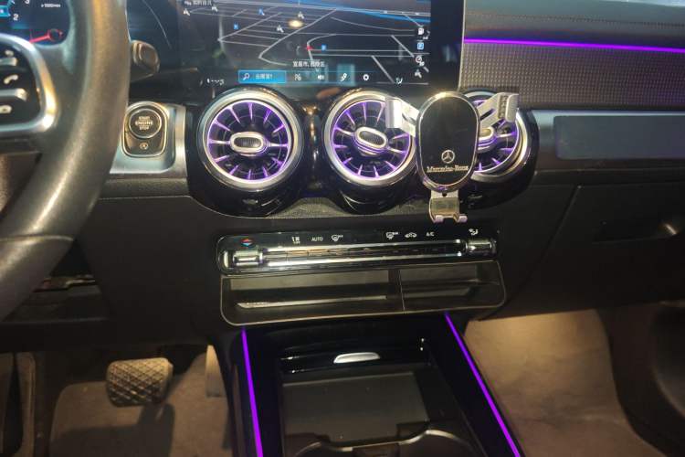 Used Mercedes-Benz GLB 2020 Facelift GLB 200 Fashion Edition Audio And AC Panel