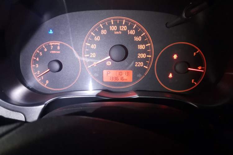 Used Honda Greiz 2016 1.5L CVT Classic Edition Odometer Close Up