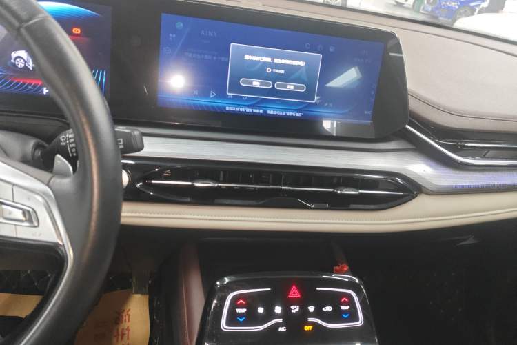 Used SOL QX 2021 300T DCT Prestige Smart Connectivity Version