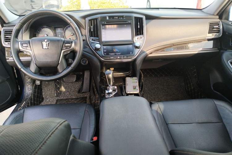 Used Toyota Crown 2018 2.0T Fashion Edition
